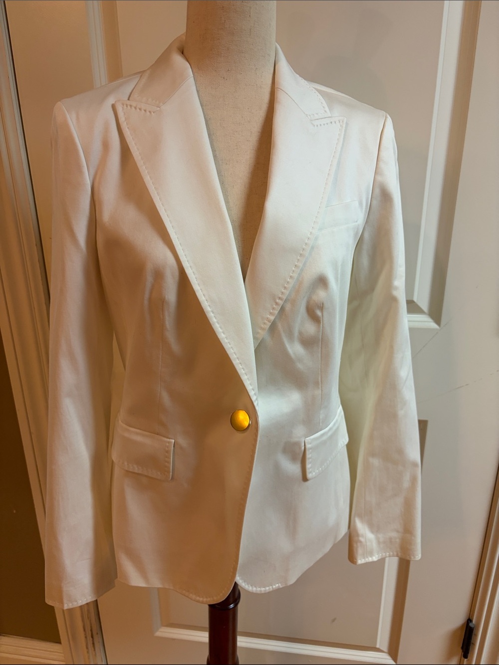 Talbots Classic White Women's Blazer - Single-Button Tailored Jacket - size 8